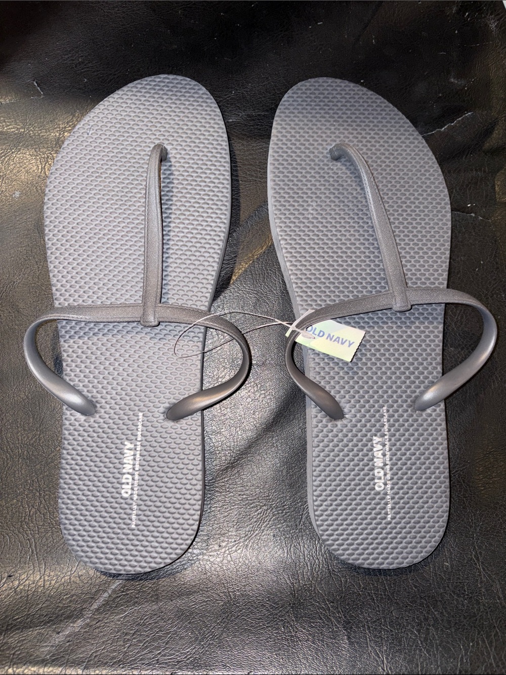 Old Navy Gray Textured Strap Flip Flops